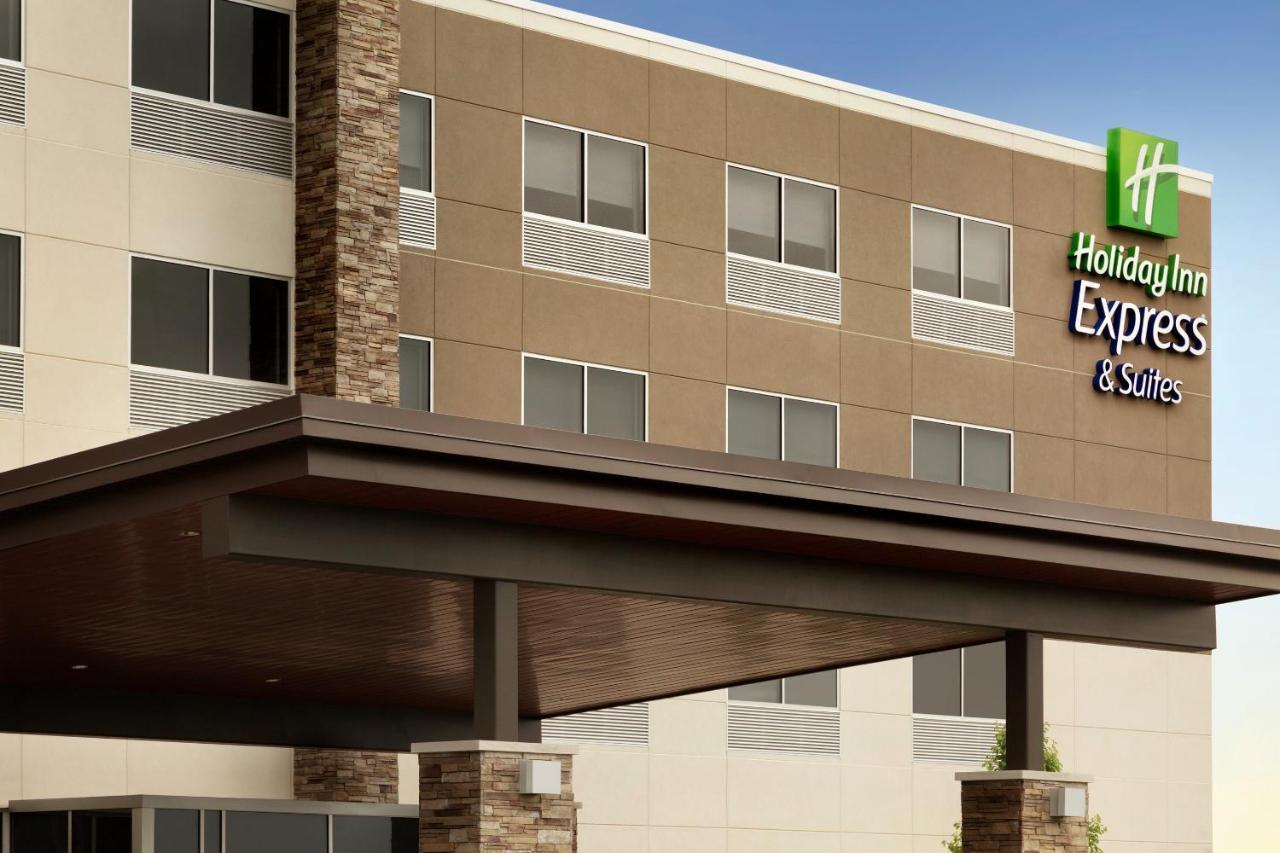 Holiday Inn Express & Suites - Milwaukee West Allis By Ihg Exterior foto